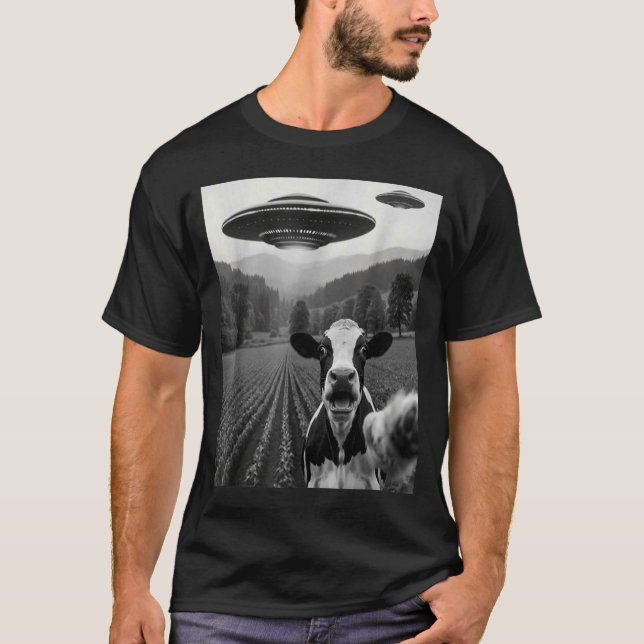 Camiseta Selfie de Vaca com OVNI Alien Funny Homem Fazendei (Frente)
