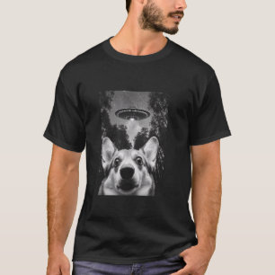 Camiseta Selfie Surpreendente do Welsh Corgi Com OVNI Alien
