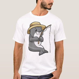 Camiseta Selo na pesca com vareta de pesca e chapéu