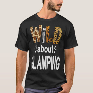 Camiseta Selvagem sobre acampamento e lampagem