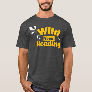 Camiseta Selvagem Sobre Leitura Com Livros De Leitura De Co