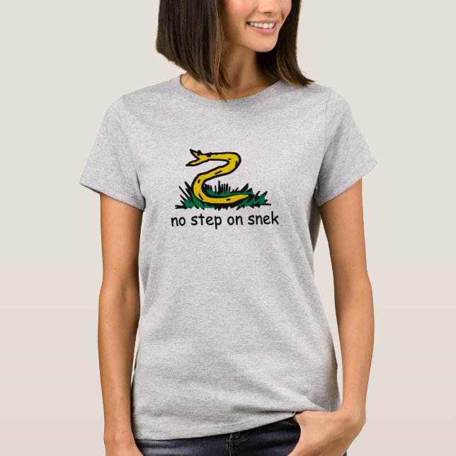 Camiseta Sem degraus em memes de névoa Gadsden parody SnekR (Frente)