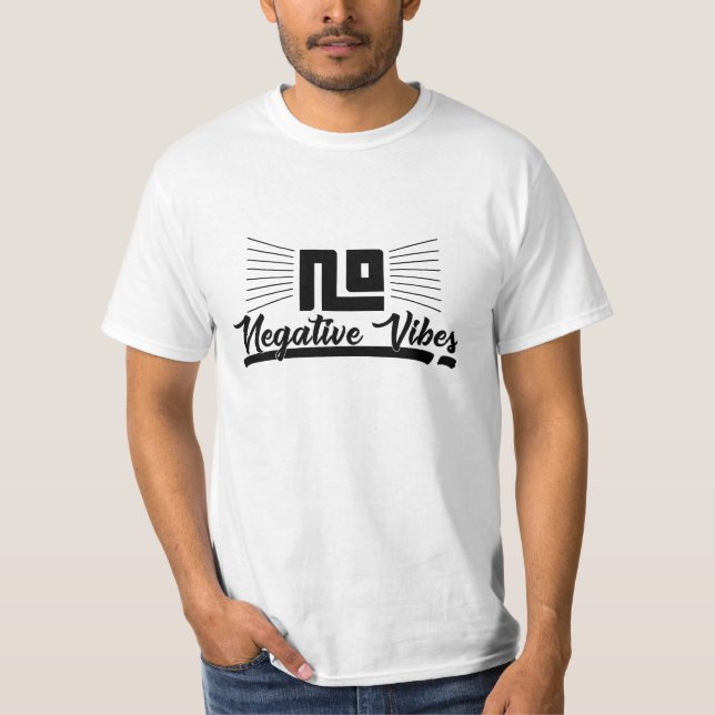 Camiseta Sem Tipografia de Imagem Gráfica Negra Negativa (Frente)