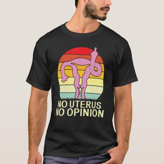 Camiseta Sem útero Sem Parecer Útero Mostrando Dedos Médios (Frente)