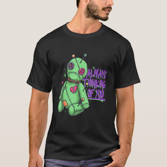 Camiseta Sempre Pensando Em Você, Puta Voodoo Doll Pastel G (Frente)