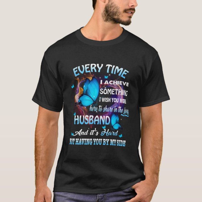 Camiseta Sempre Que Consigo Algo Que Deseje O Meu Marido Aq (Frente)