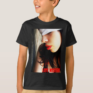 Camiseta Senhora Mistério Jovem T-shirt