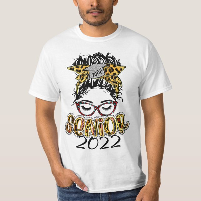 Camiseta Senior 2022 Leopard Messy Bun Lady 2022 Graduation (Frente)
