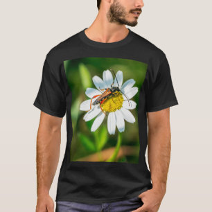 Camiseta Sentado na Flor, Aproveitando o Néctar