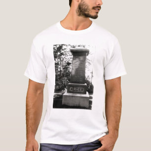 Camiseta Sepultura de Horatio Alger em Natick,