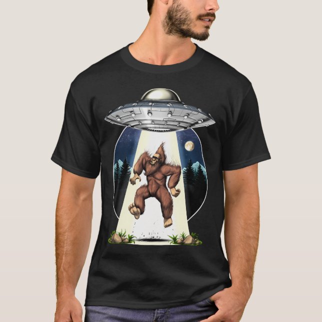 Camiseta Sequestro Alien Bigfoot (Frente)