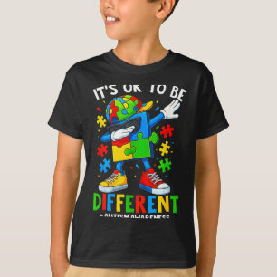 Camiseta Ser diferente quebra-cabeça de dança com braços cr