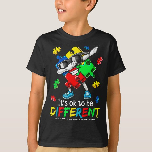 Camiseta Ser diferente quebra-cabeça de dança do autism awa (Frente)