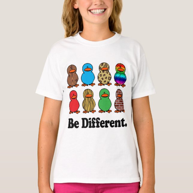 Camiseta ser diferentes patos-patos-padrão engraçado (Frente)