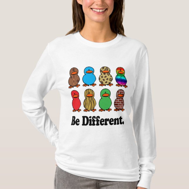 Camiseta ser diferentes patos-patos-padrão engraçado (Frente)