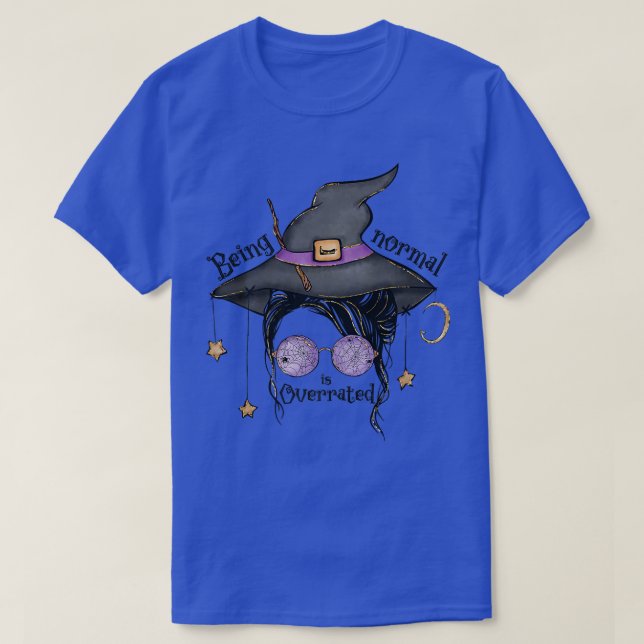 Camiseta Ser Normal É Sobrevalorizado Halloween, Testemunha (Frente do Design)