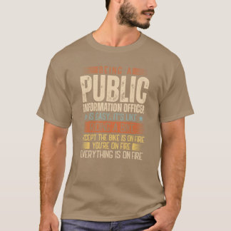 Camiseta Ser um oficial de informação pública é fácil vinta