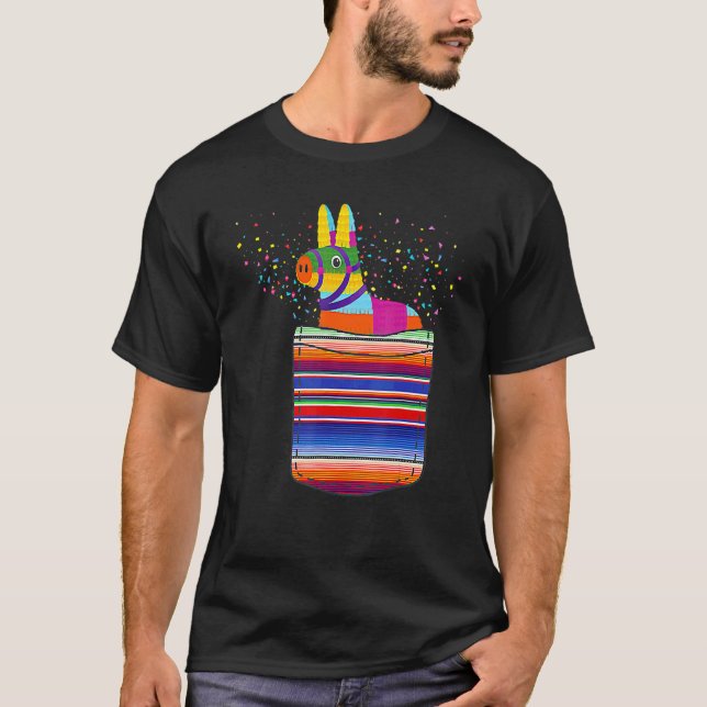 Camiseta Serape Pocket Pinata Mexicano Fazendo Pequim Mexic (Frente)