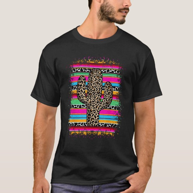 Camiseta Serapi de Cacto com Estampa de Leopardo Ocidental  (Frente)