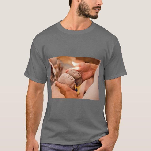 Camiseta Serene Buddha Meditation Graphic T-Shirt (Frente)