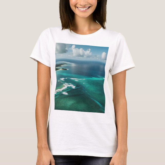 Camiseta "Serene Ocean Scenery T-Shirt - Co inspirado na Na (Frente)