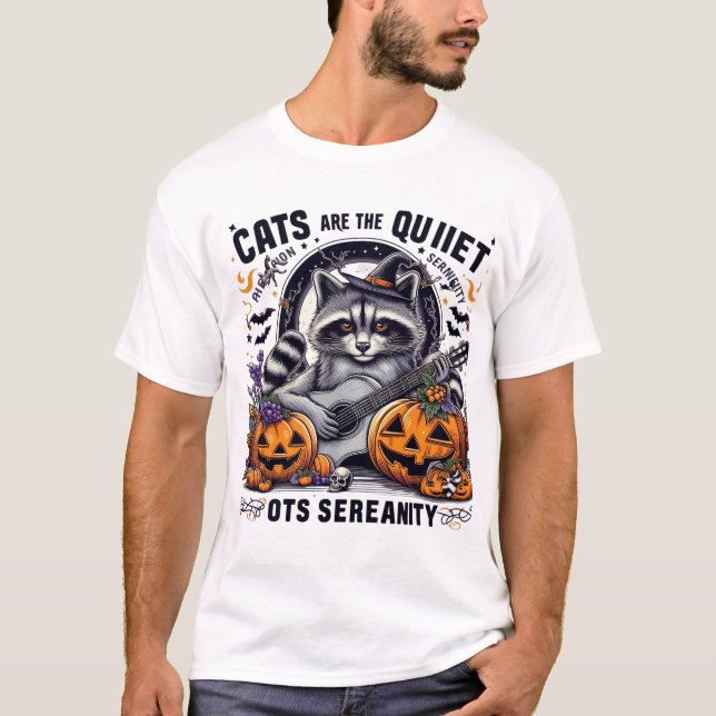 Camiseta Serene Raccoon Vibes: Halloween Night Harmony (Frente)