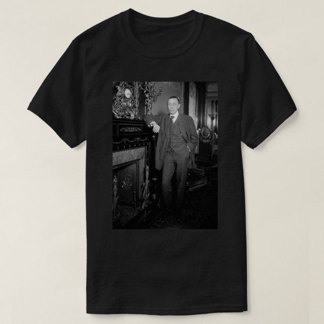 Camiseta Sergei Rachmaninoff - Retrato - Fotograma 1915 (Frente do Design)