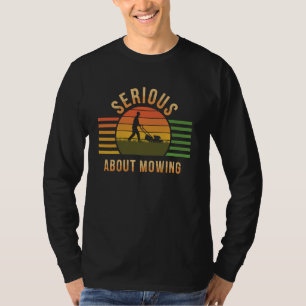 Camiseta Sério sobre o funerário poder do gramado