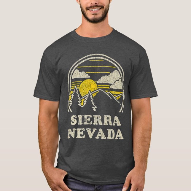 Camiseta Serra Nevada Vintage Hiking Mounties (Frente)