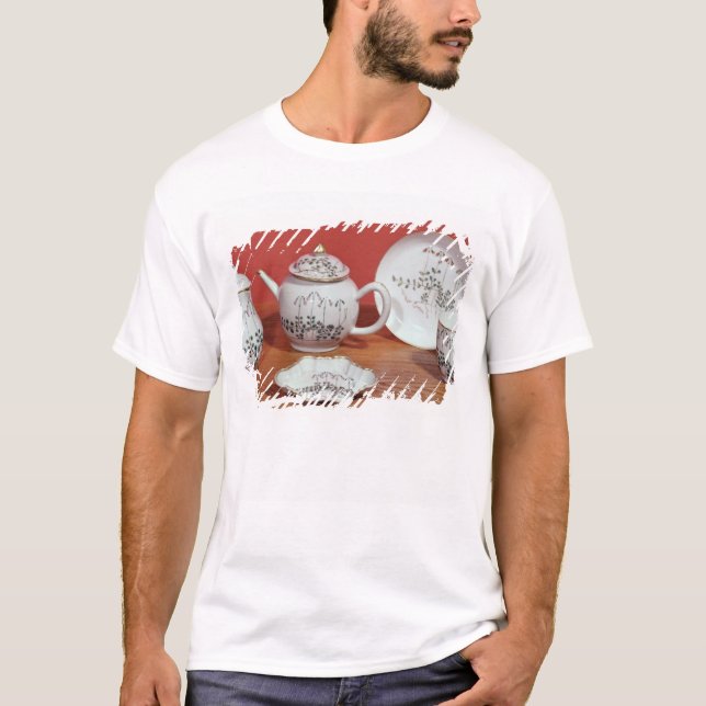 Camiseta Serviço de chá apresentado a Carl Linnaeus (Frente)