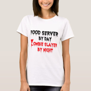Camiseta Servidor de comida por dia Zombie Slayer by Night