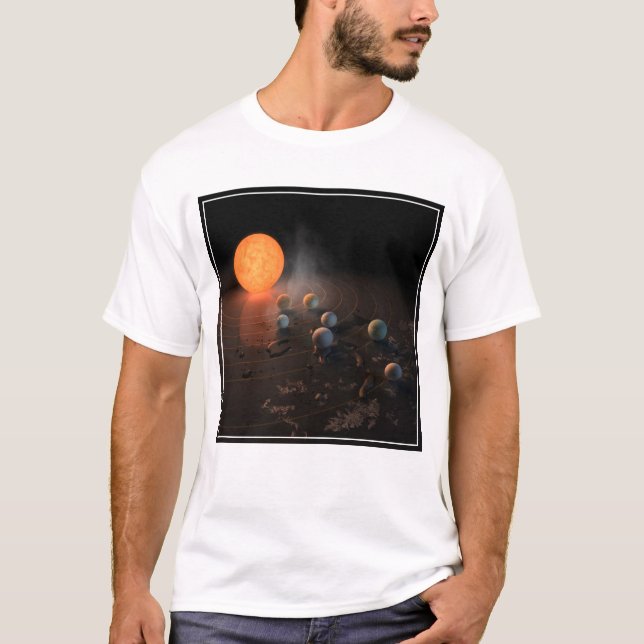 Camiseta Sete planetas em órbita em torno da estrela. (Frente)