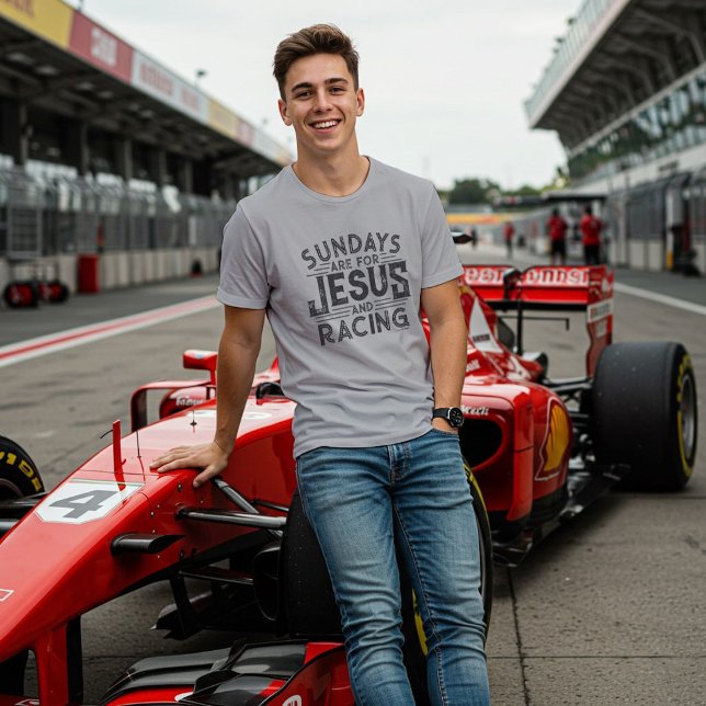 Camiseta Seu "Domingos são para Jesus e Corridas" (Criador carregado)