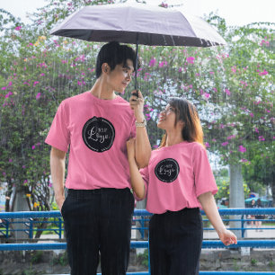 Camiseta Seu logotipo empresarial em círculo preto rosa