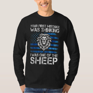 Camiseta Seu Primeiro Erro Foi Pensar Que Eu Era Um D