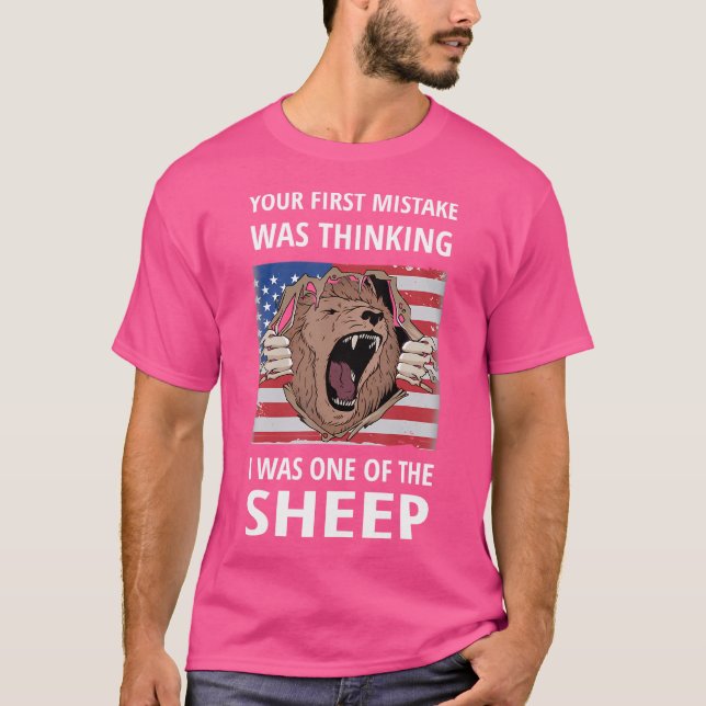 Camiseta Seu Primeiro Erro Foi Pensar Que Eu Era Um Dos S (Frente)