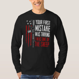 Camiseta Seu Primeiro Erro Pensando Que Eu Era Uma Das Ovel