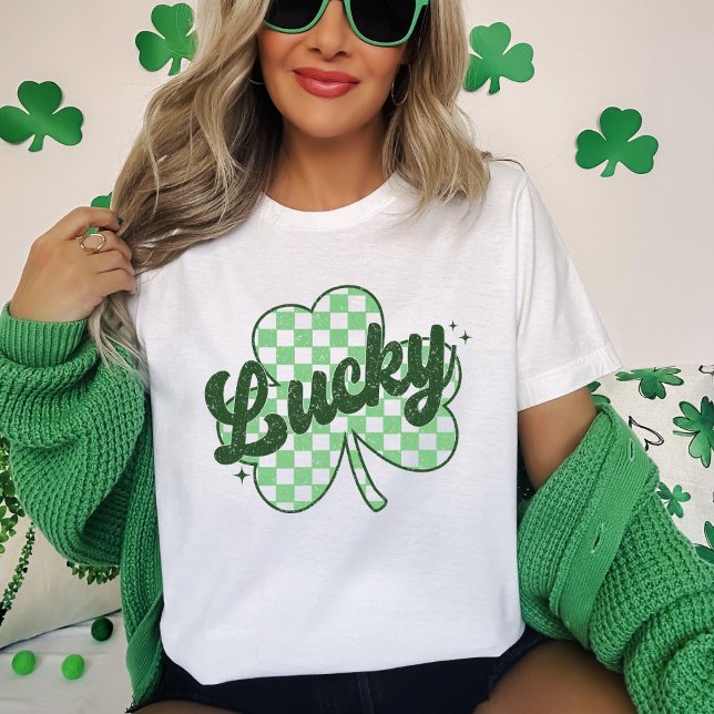 Camiseta Shamrock de Dia de São Patrício Sortudo (Retro Lucky St Patrick's Day Shamrock T-Shirt)
