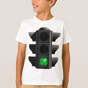 Camiseta shamrock. do greenlight