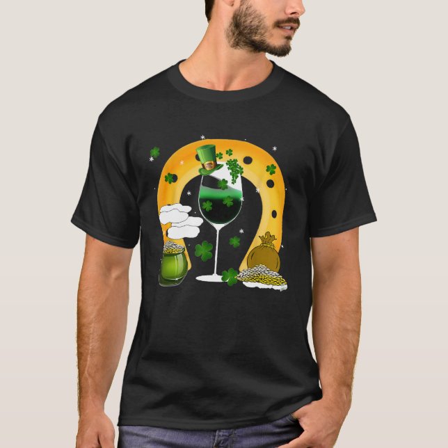 Camiseta Shamrock Leprechaun Vinho Vidro Engraçado St Patri (Frente)