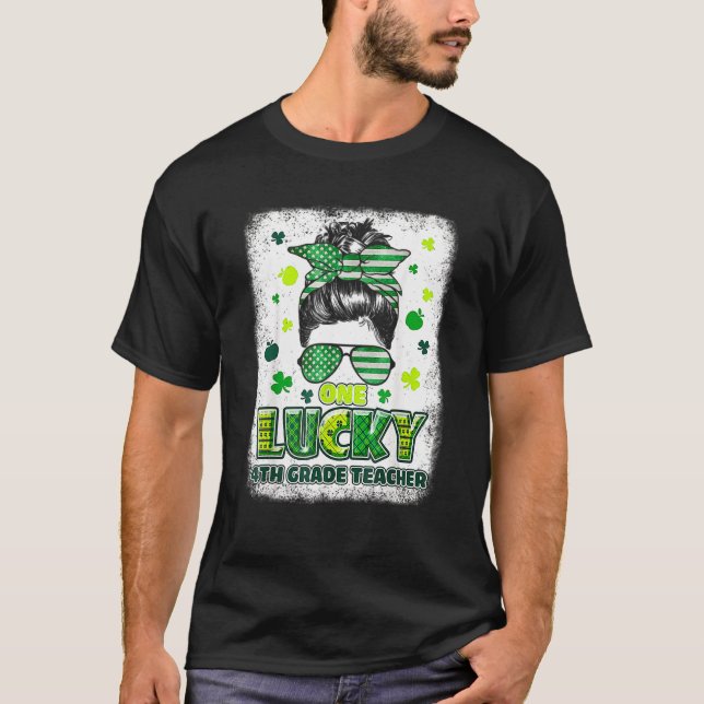 Camiseta Shamrock One Lucky 4º ano Professor Messy Bun Pat (Frente)