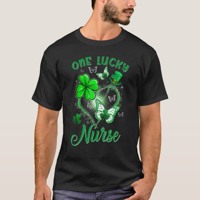 Camiseta Shamrock One Lucky Nu Enfermeiro Dia de São Patríc (Frente)