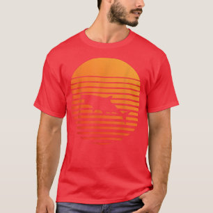 Camiseta shark Shadow silhouette in front of a Sun 