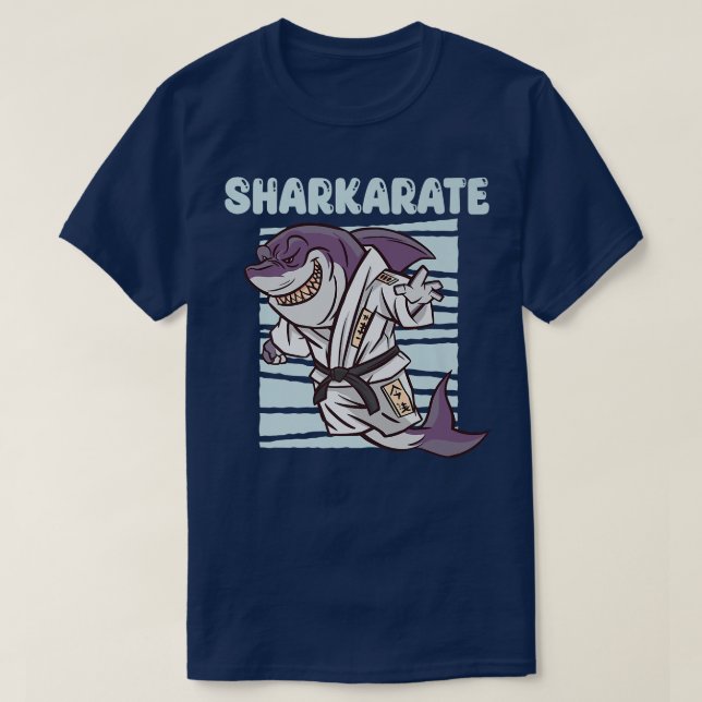 Camiseta Sharkarate Funny Karate Shark Pun Tubarões (Frente do Design)
