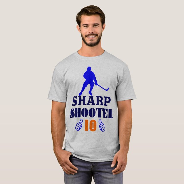 Camiseta 🏆 👍 Sharp Shooter 10 American Men's Classic Basi (Frente Completa)