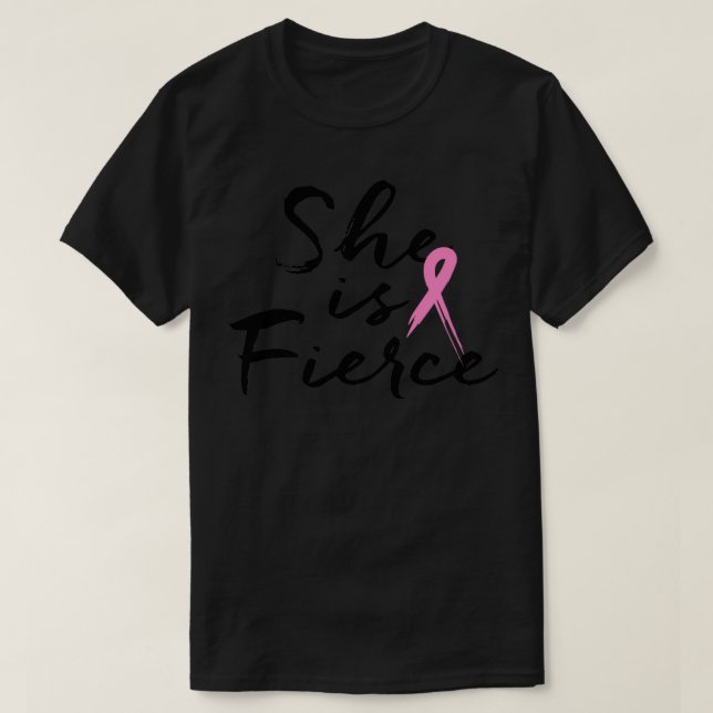 Camiseta She Is Fierce Pink Ribbon  (Frente do Design)