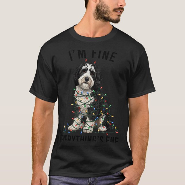 Camiseta Sheepadoodle Christmas I'm Fine Everything Is Fine (Frente)