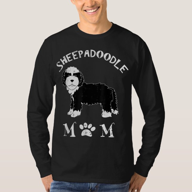Camiseta Sheepadoodle Mãe Cãozinho-De-Pé-Cachorro Cachorro- (Frente)
