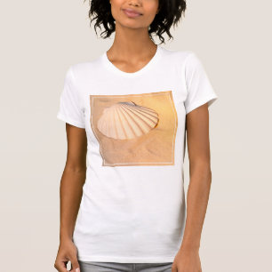 Camiseta Shell que coloca na areia