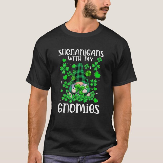 Camiseta Shenanigans Com Meus Gnomos Dias de São Patrícios (Frente)